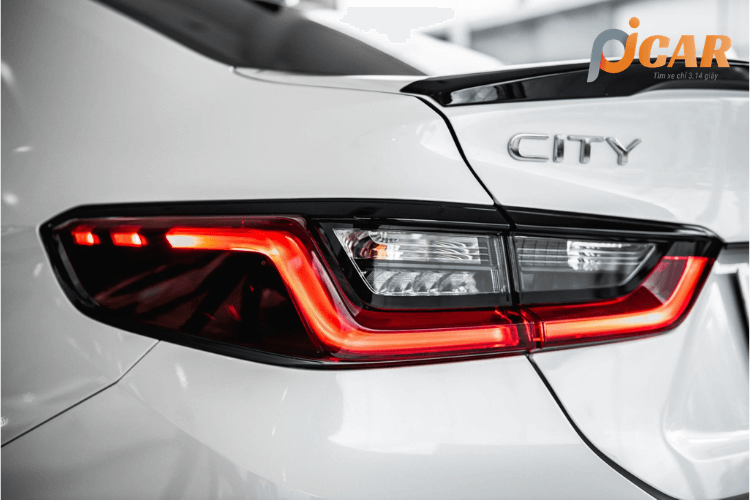 đánh giá xe Honda City 2021 đèn đuôi xe