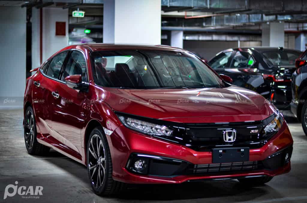 Honda Civic màu đỏ được ưa chuộng