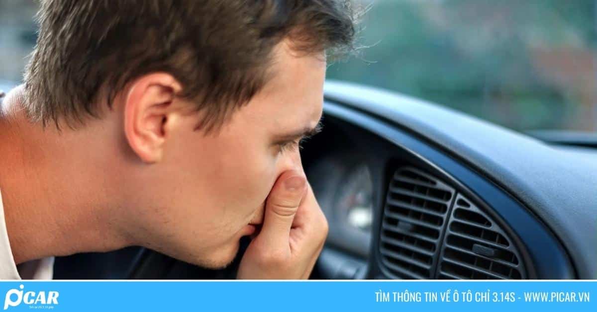 Khử mùi xe ô tô là cách giúp xua đi các mùi hôi, khó chịu