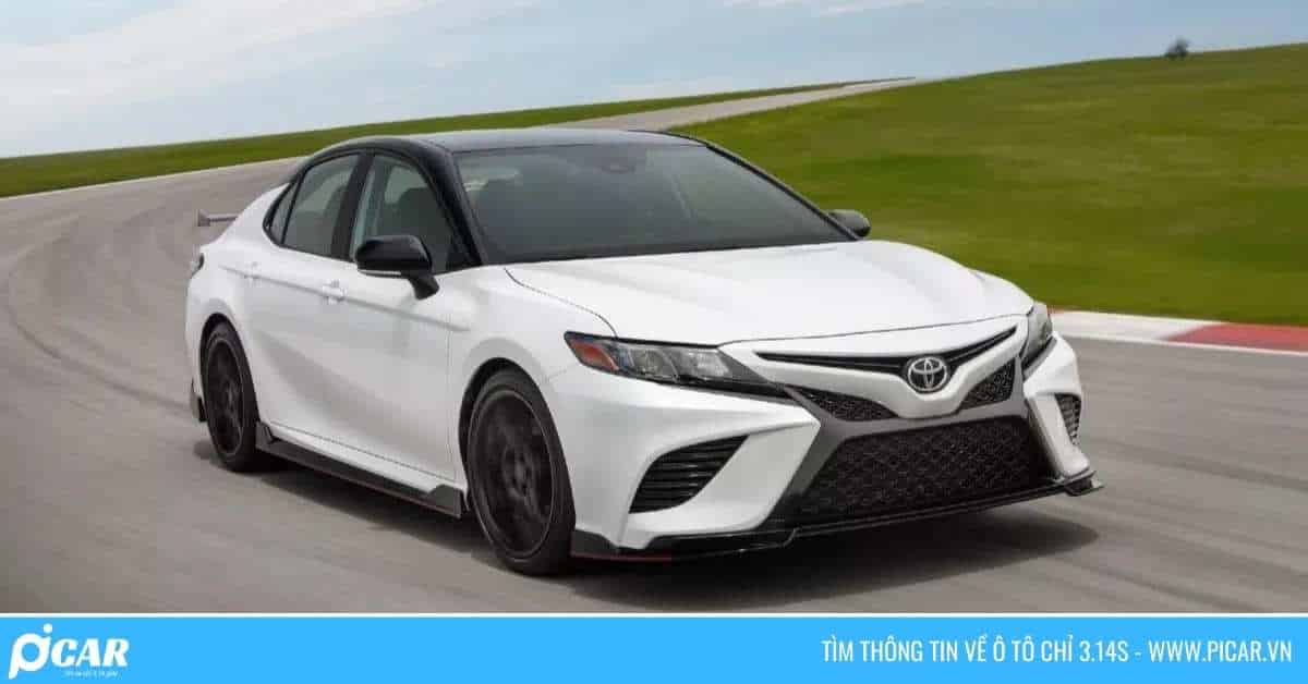 Toyota Camry thế hệ mới chính thức ra ngày 17/12/2021